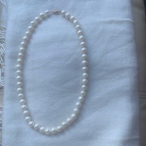 Genuine Pearl Necklace with 14K Gold Clasp, off-White, preowned